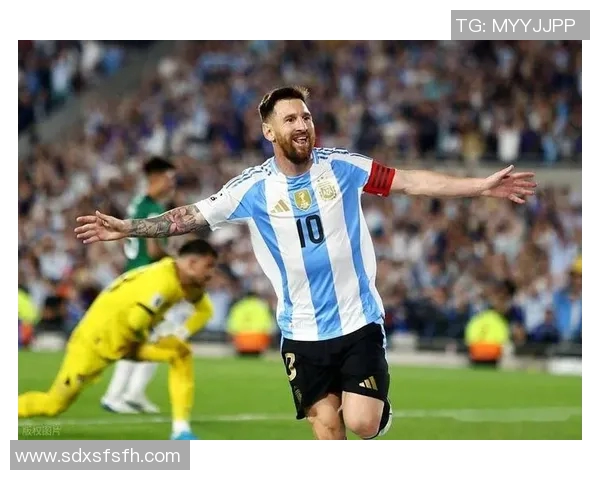 阿根廷足球服的魅力与历史探秘，感受蓝白色的激情与荣耀